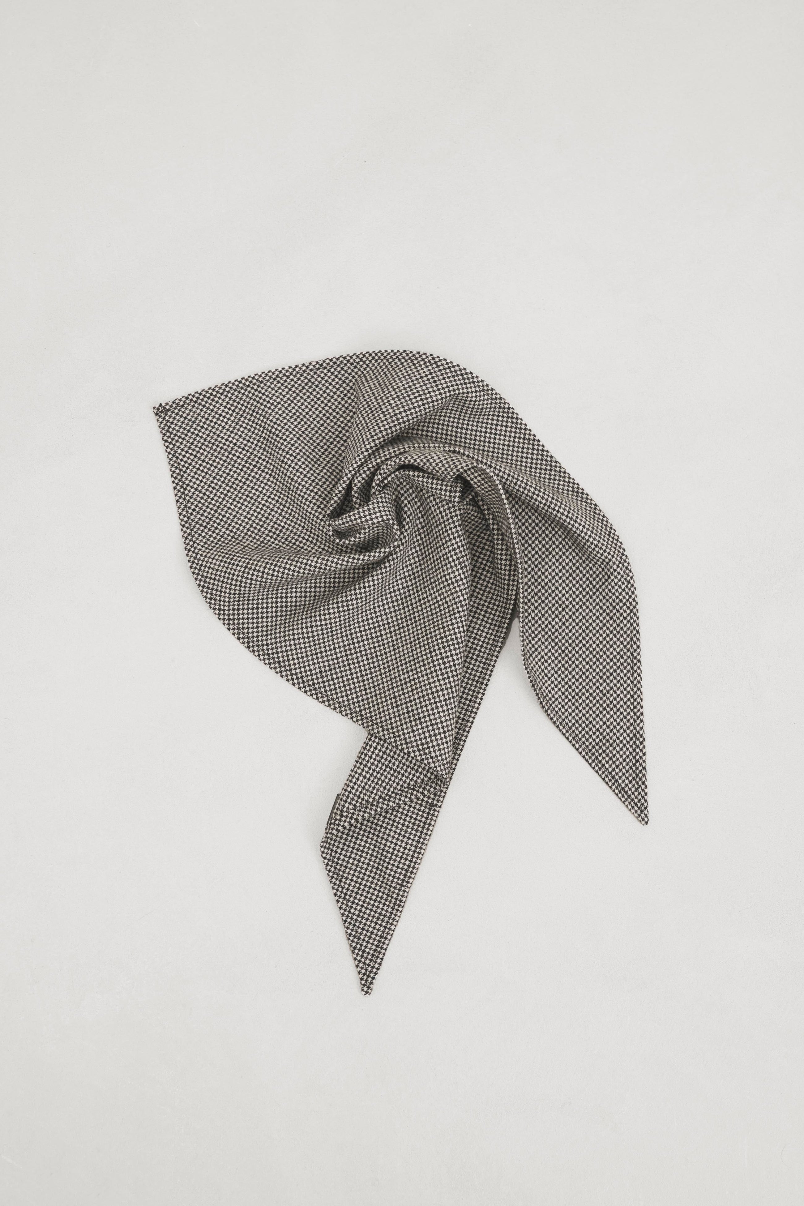 Houndstooth Triangle Scarf - Houndstooth