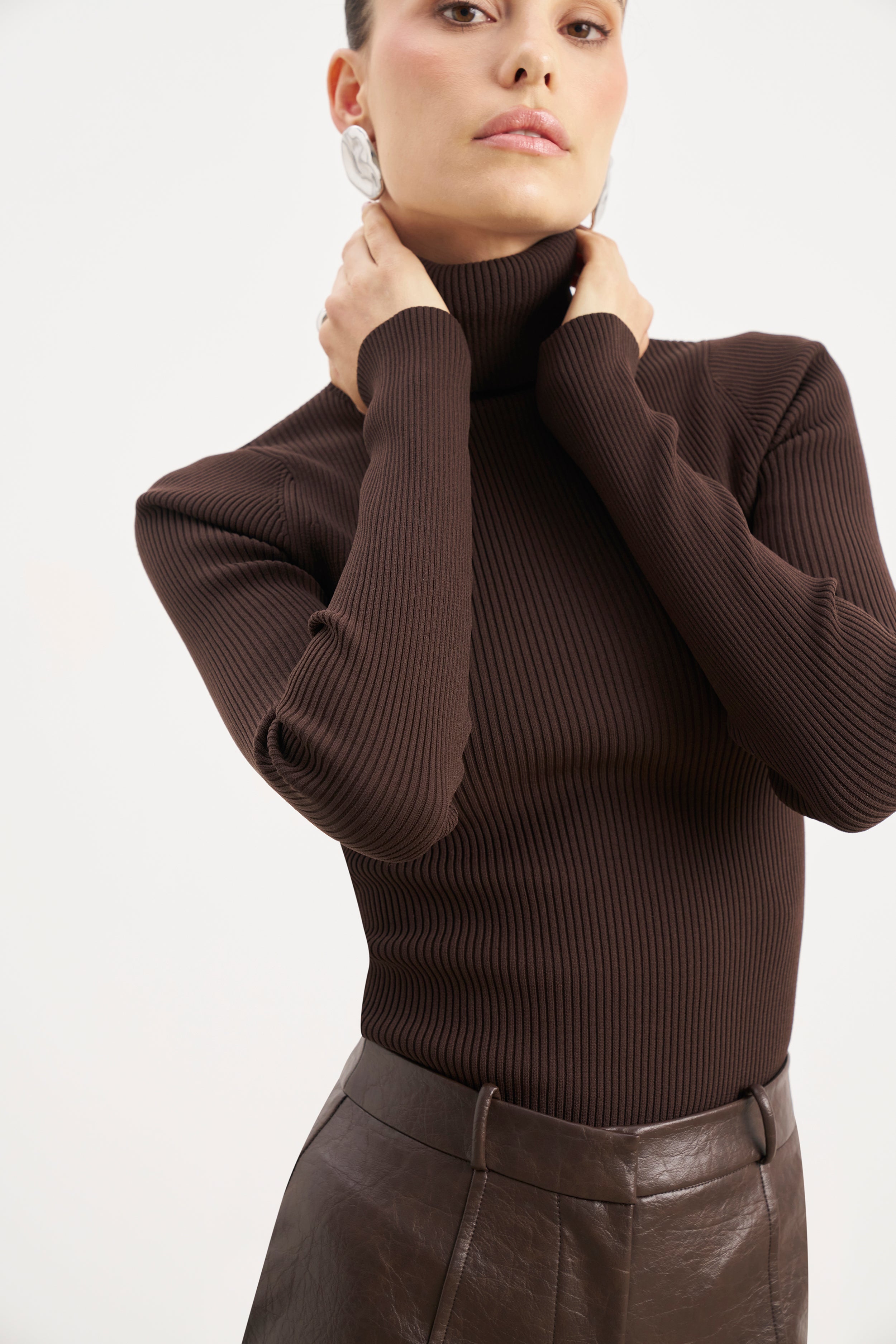 Ribbed Knit Turtleneck Jumper - Carob