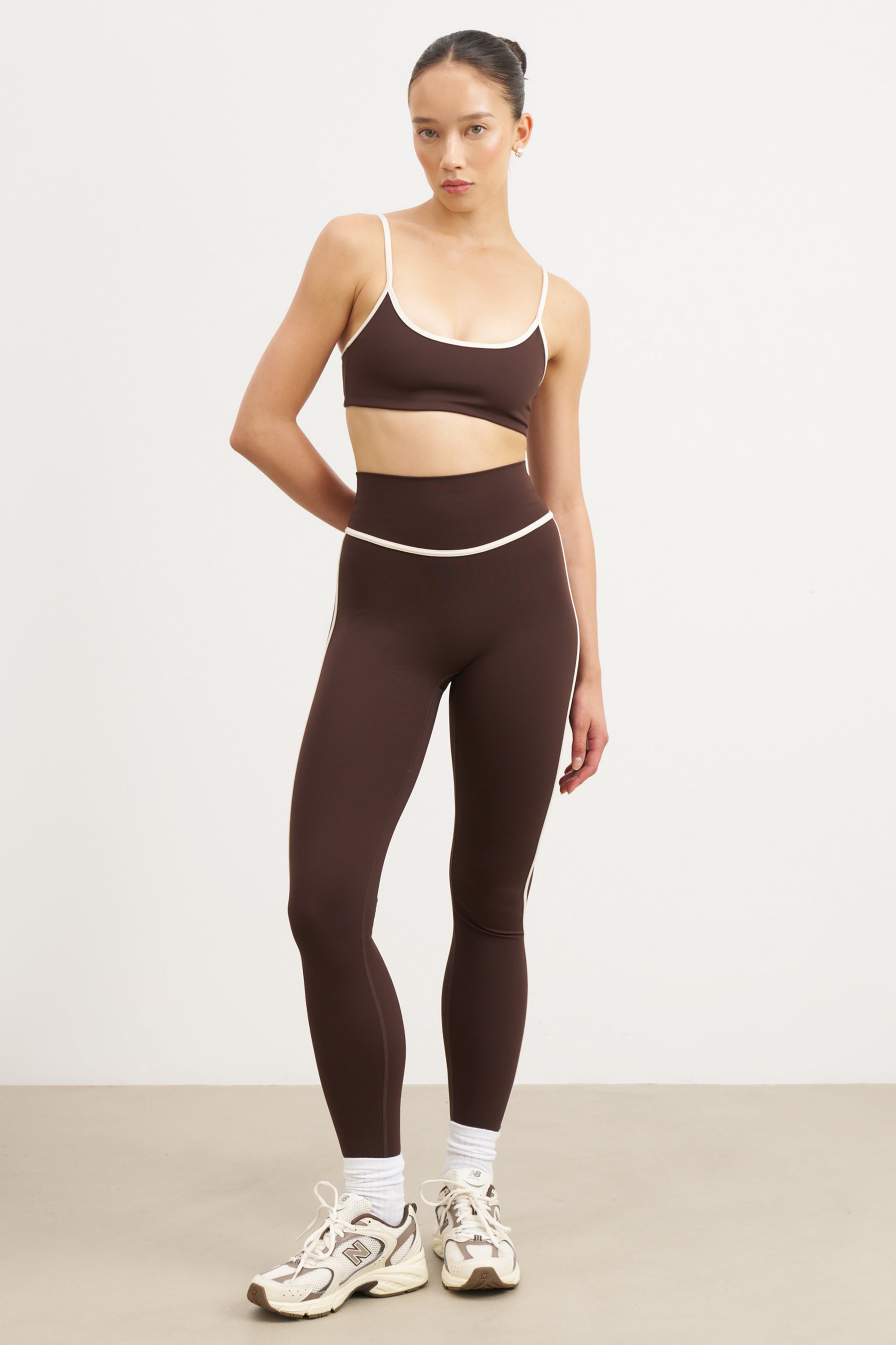 Base Contrast Trim Leggings - Carob/Tofu
