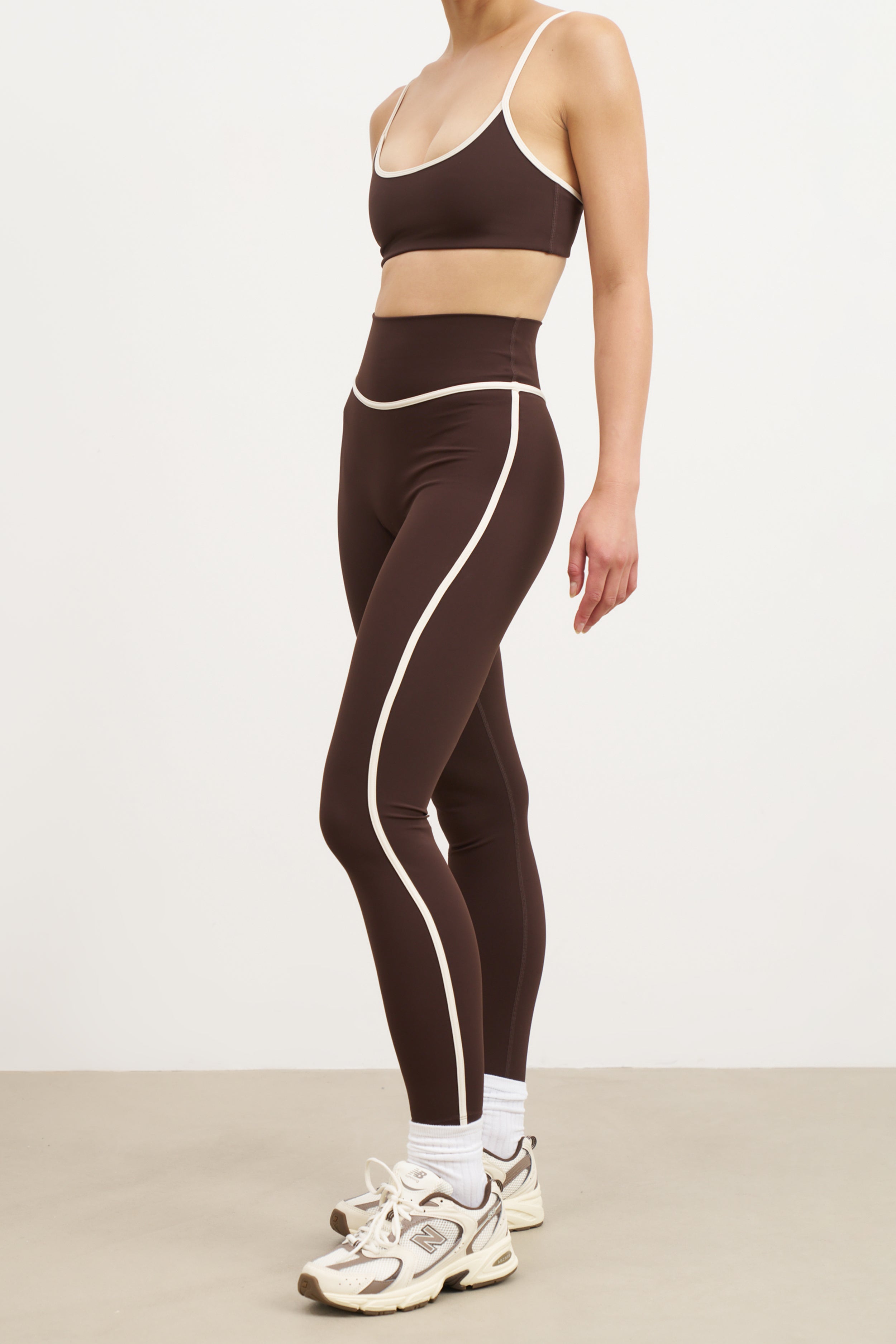 Base Contrast Trim Leggings - Carob/Tofu