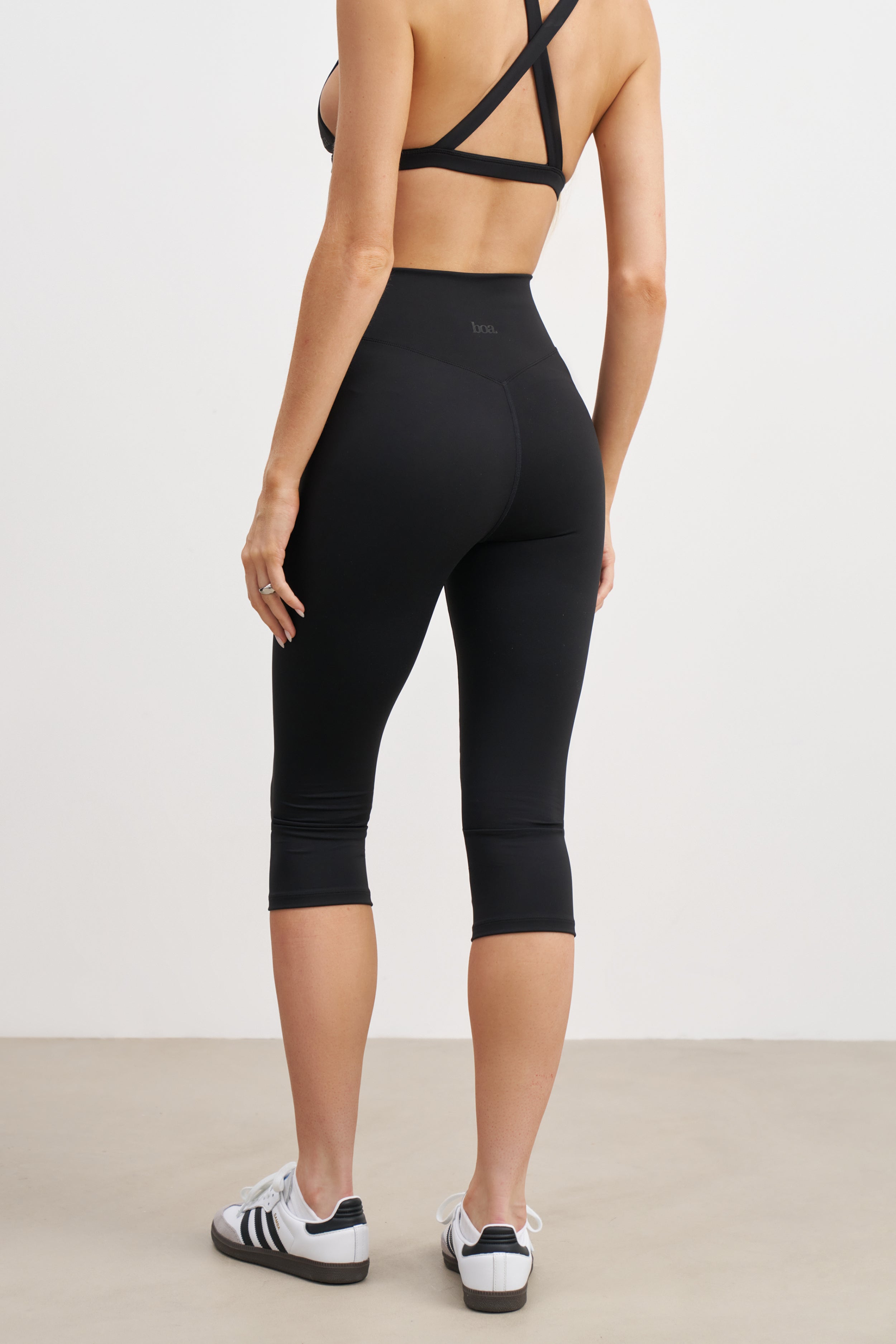 Base Sculpting Capri Leggings - Black