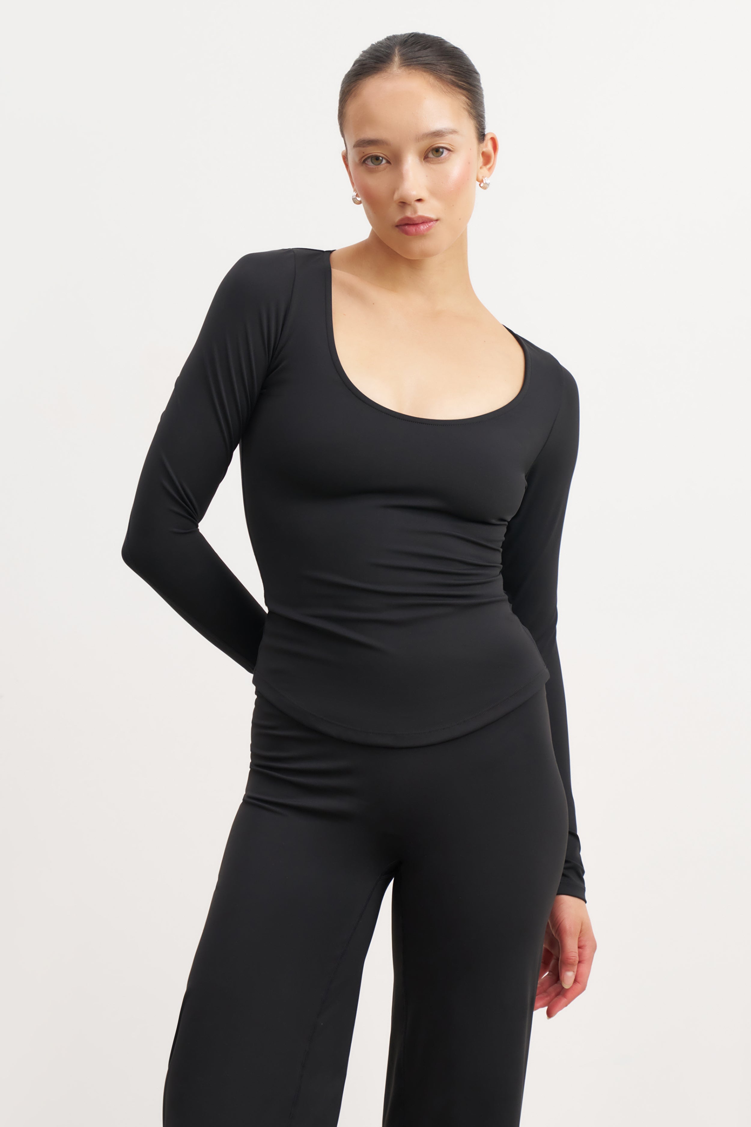 Base Sculpting Scoop Neck Long Sleeve Top - Black