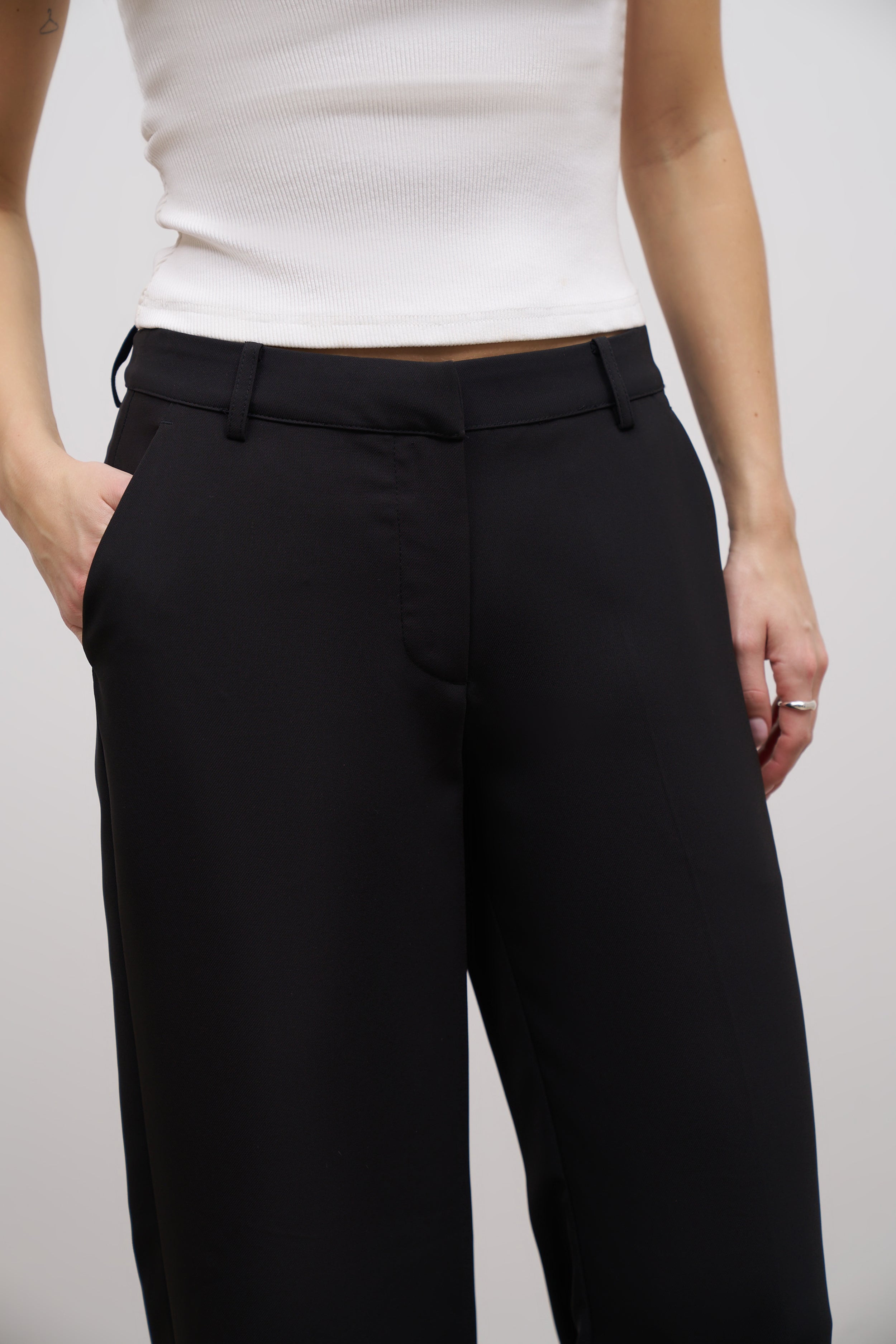 Draped Mid Rise Trousers - Black