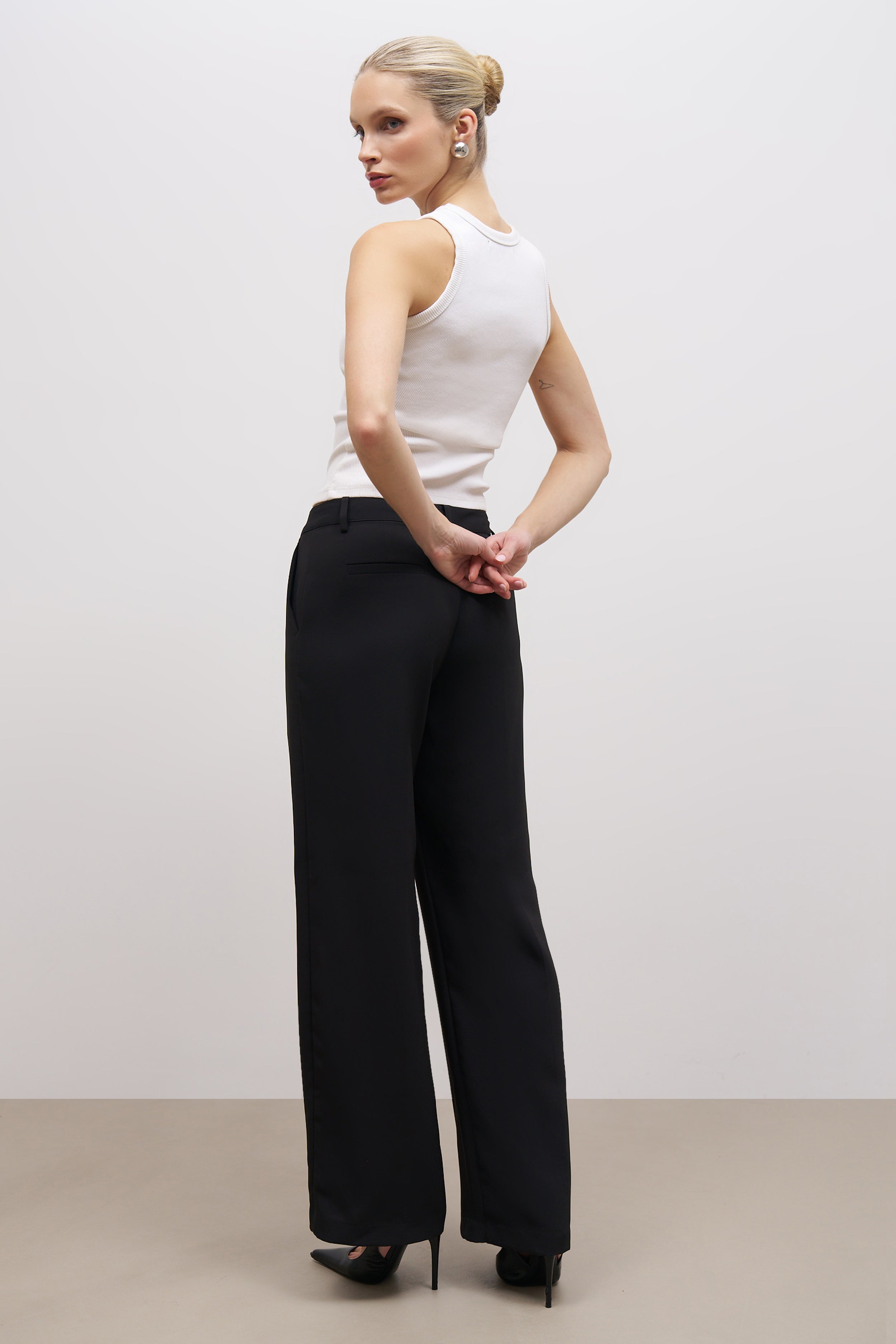 Draped Mid Rise Trousers - Black