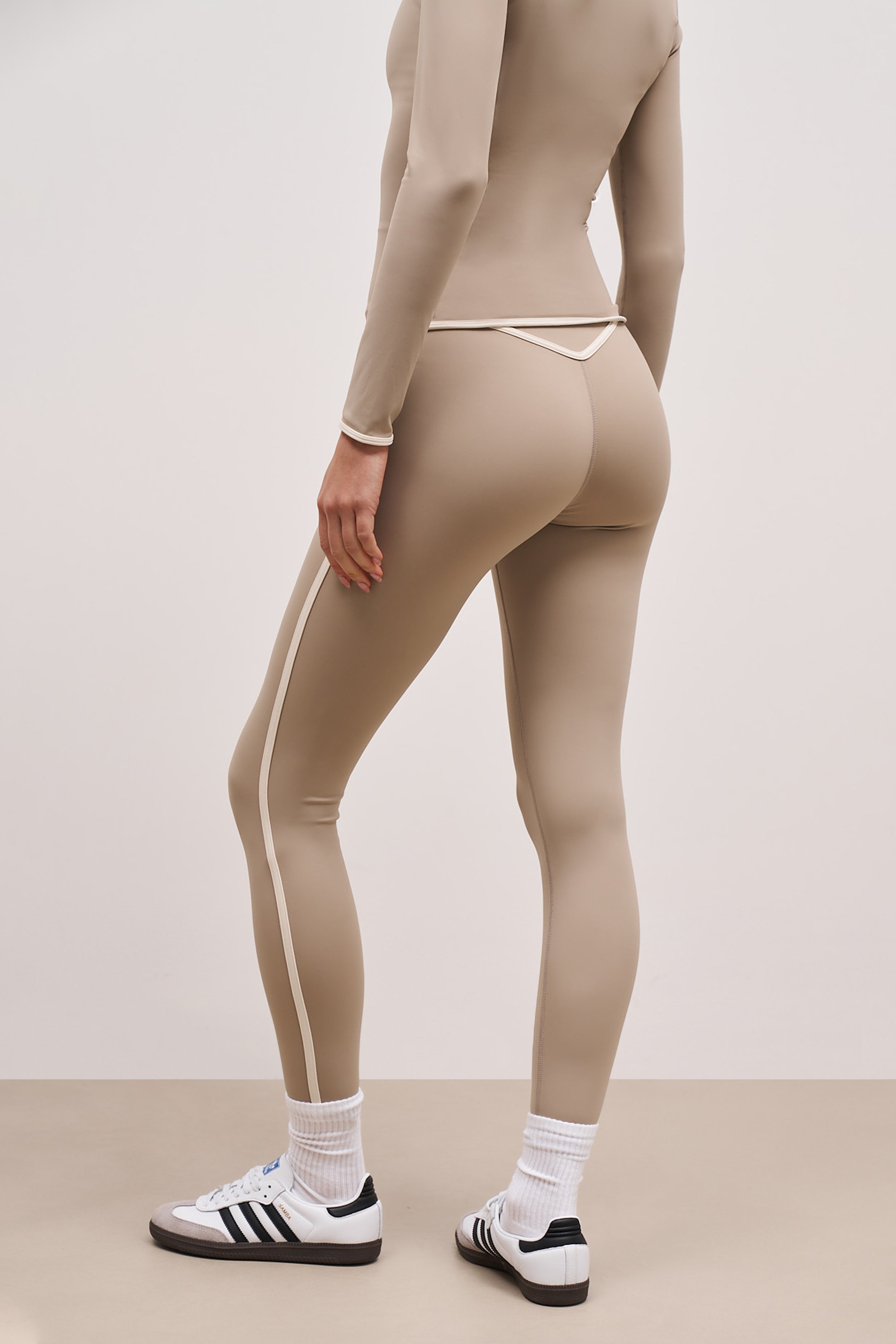 Base Contrast Trim Leggings - Taupe/Tofu