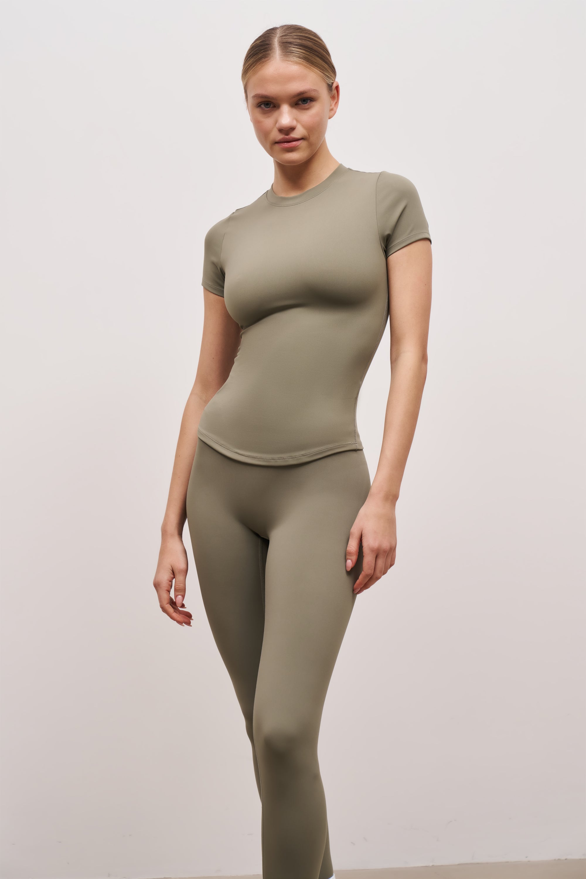 Base Sculpting T Shirt - Olive