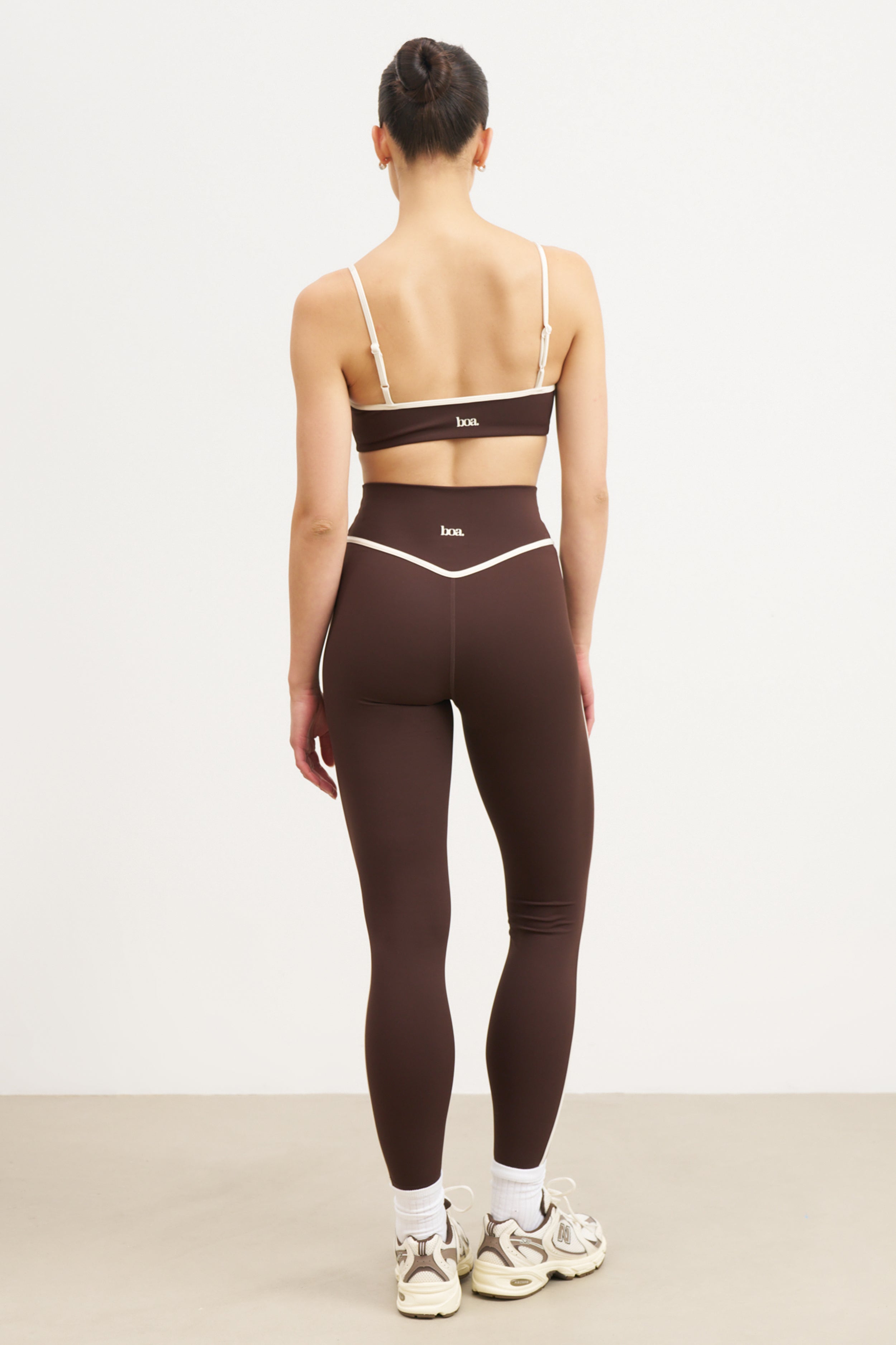 Base Contrast Trim Cami Bra - Carob/Tofu