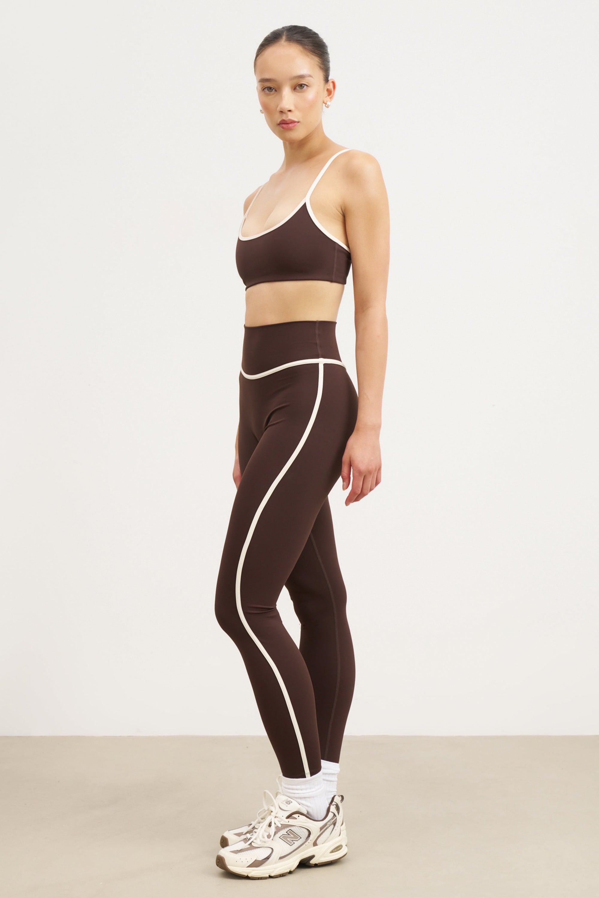 Base Contrast Trim Leggings - Carob/Tofu