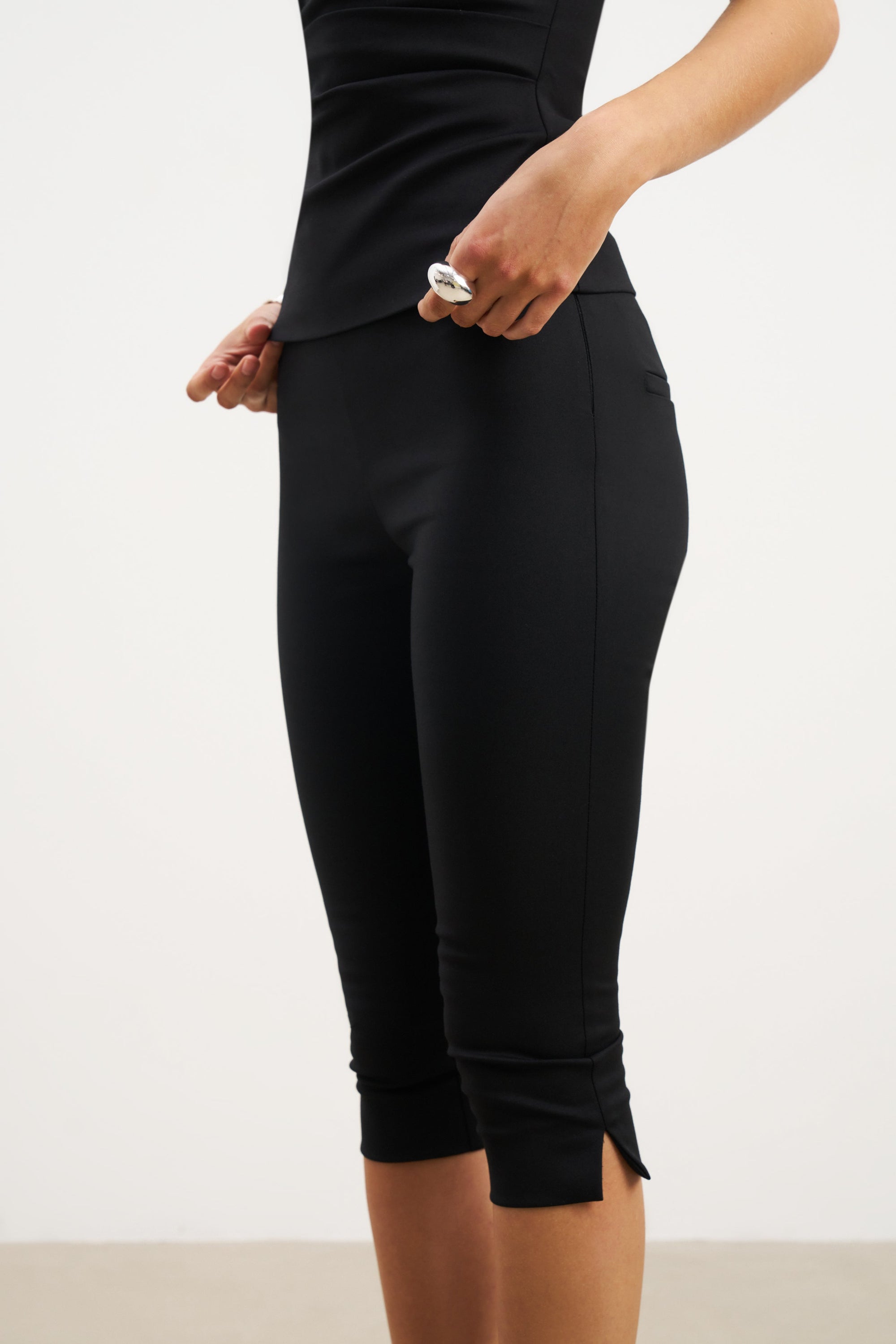 Tailored Capri Leggings - Black