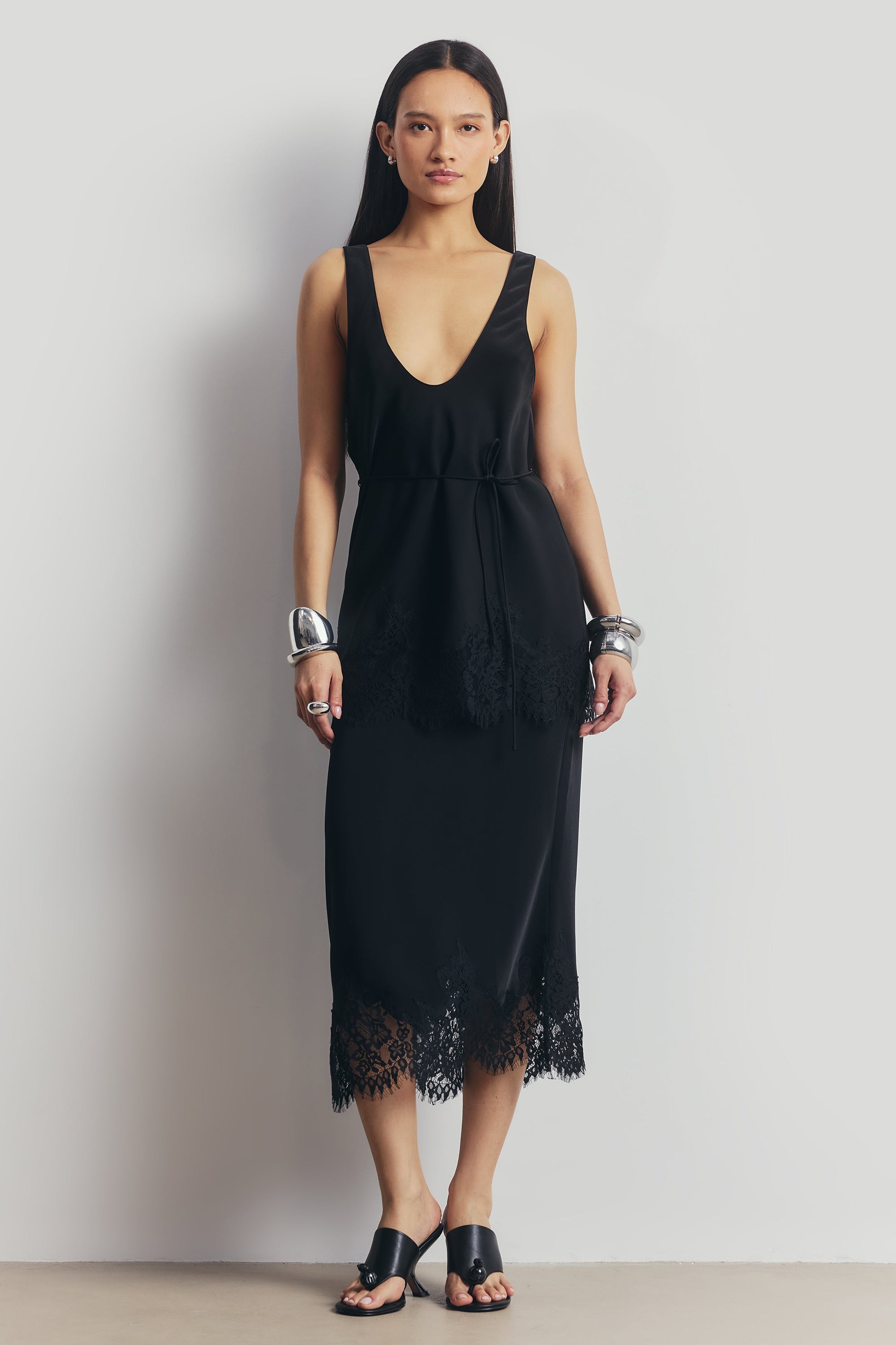 Lace Hem Scoop Neck Longline Top - Black