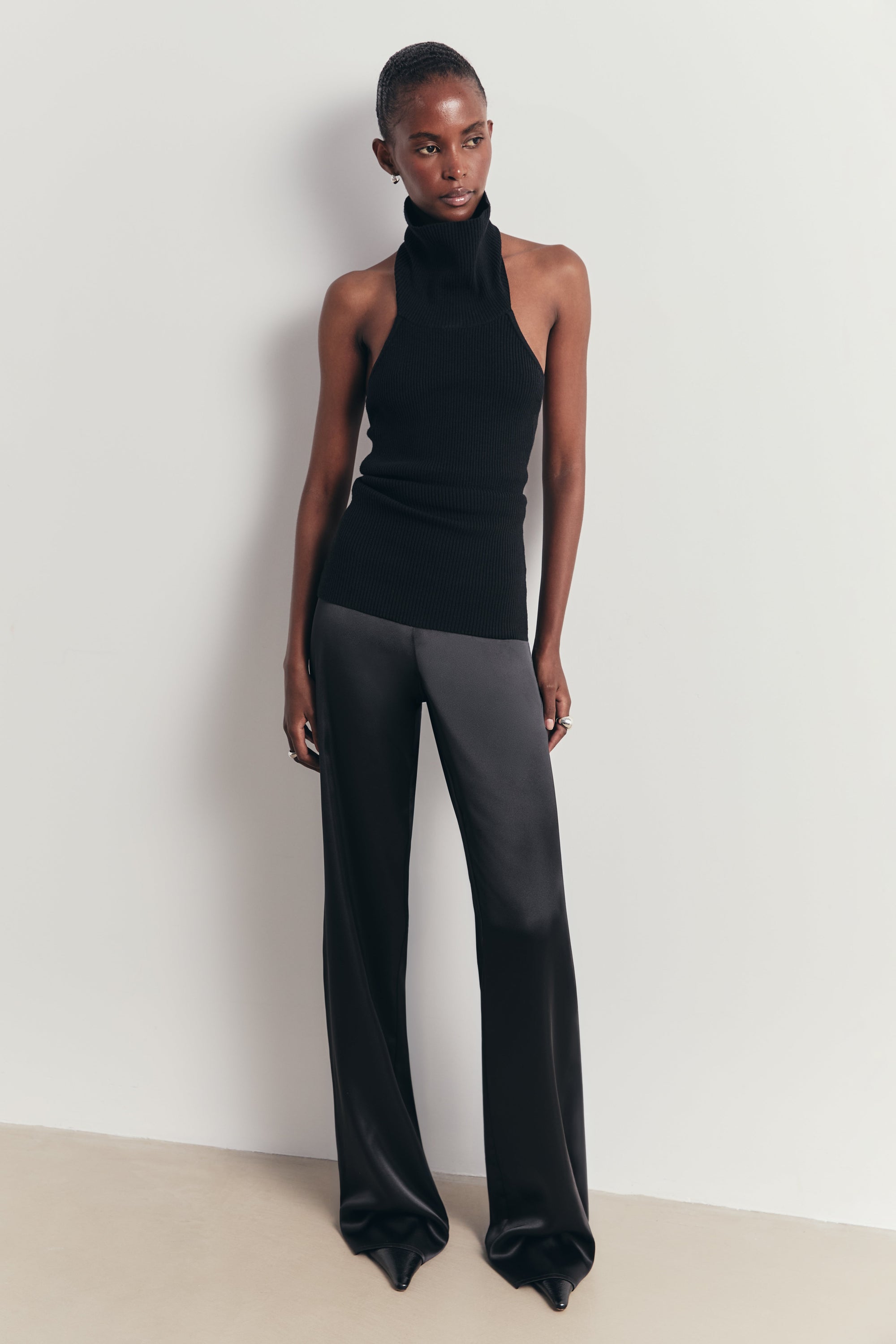 Relaxed Ribbed High Neck Halter Top - Black