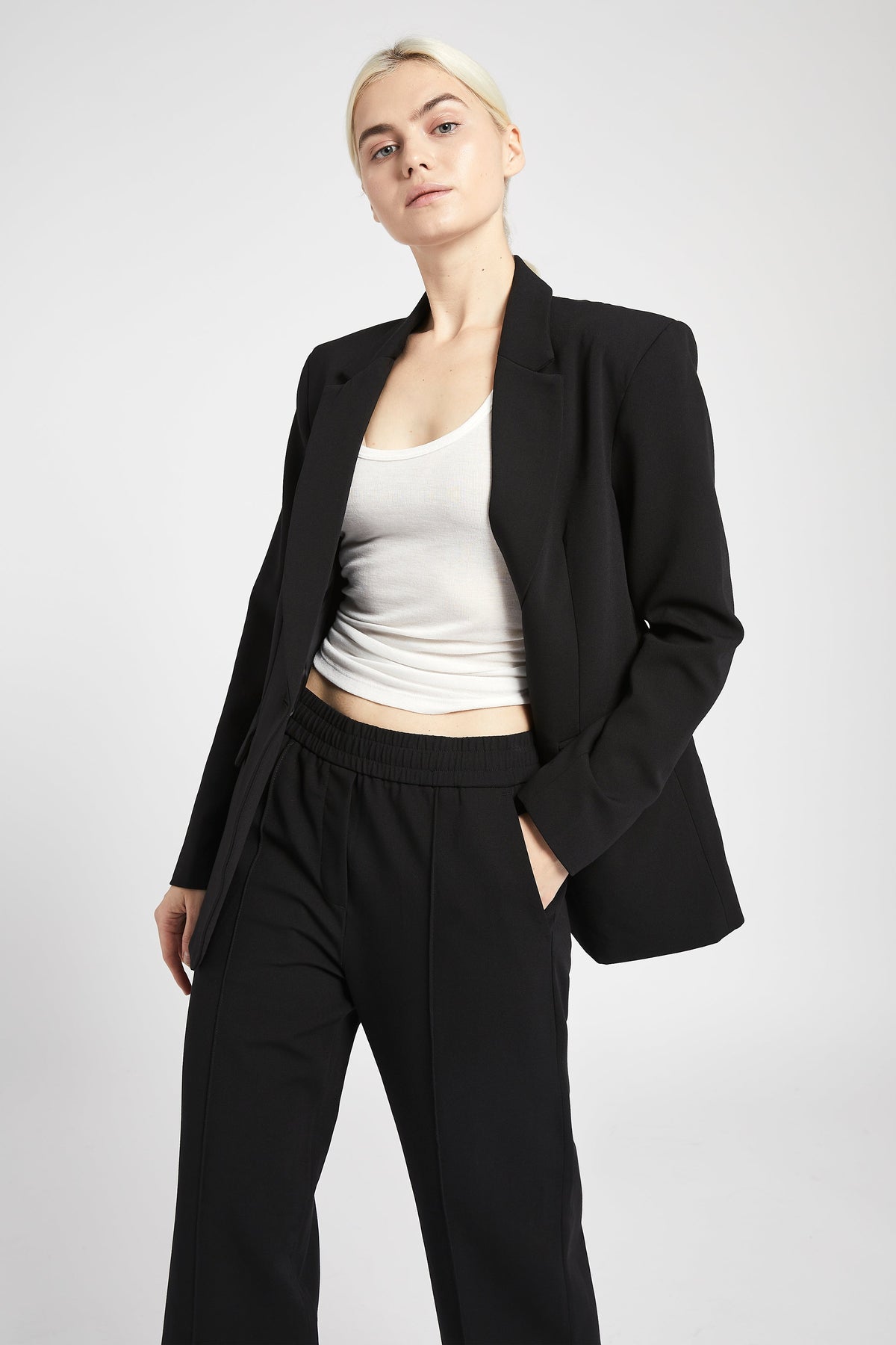 Relaxed Single Breasted Blazer - Black