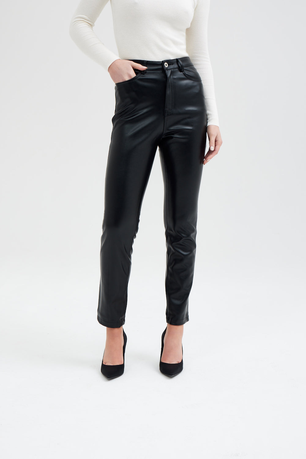 Leather Mom Trousers - Black